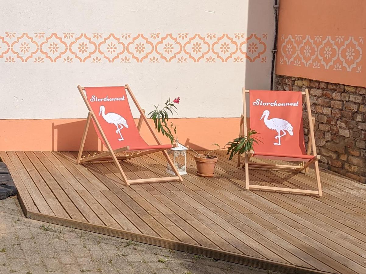 Ferienwohnung Storchennest Mit Eigenem Hof, Spielwiese Und Terrasse Nauen Exterior foto